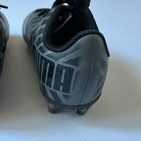 Puma Kids Size 10 Soccer Cleats - Picture 3 of 8